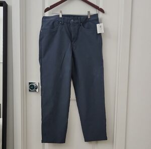 Like New LULULEMON ABC Crop Pants Size 33 Mens